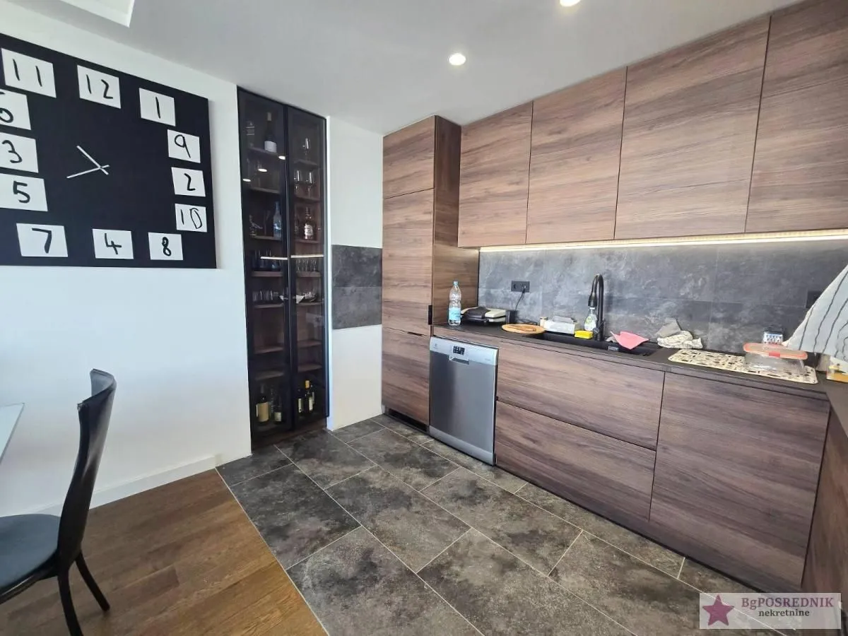 Prodaja, trosoban stan, 99m², Novi Beograd Sve Podlokacije, Beograd