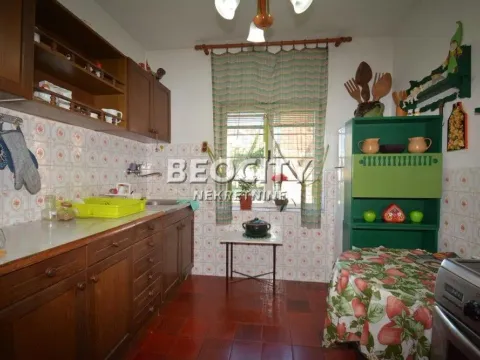 Sale, house, 770m², Glumčevo brdo, Barajevo - image 4