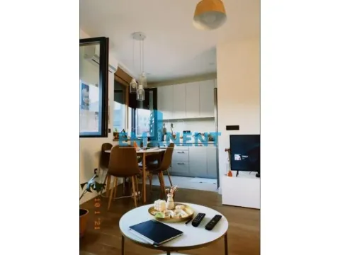 Izdavanje, stan, 38m², Južni Bulevar, Vračar Sve Podlokacije