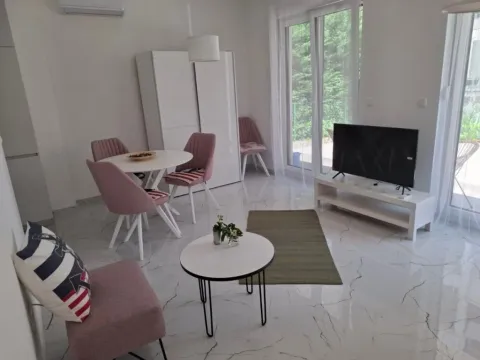 Izdavanje, garsonjera, 30m², Donja Lastva, Tivat - image 8