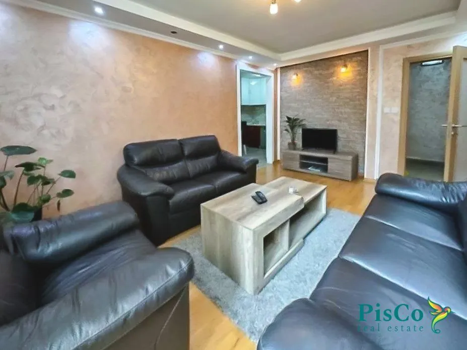 Izdavanje, dvosoban stan, 60m², Blok 5, Podgorica