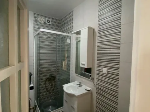 Rent, one bedroom apartment, 45m², Budva, Crna Gora - image 3