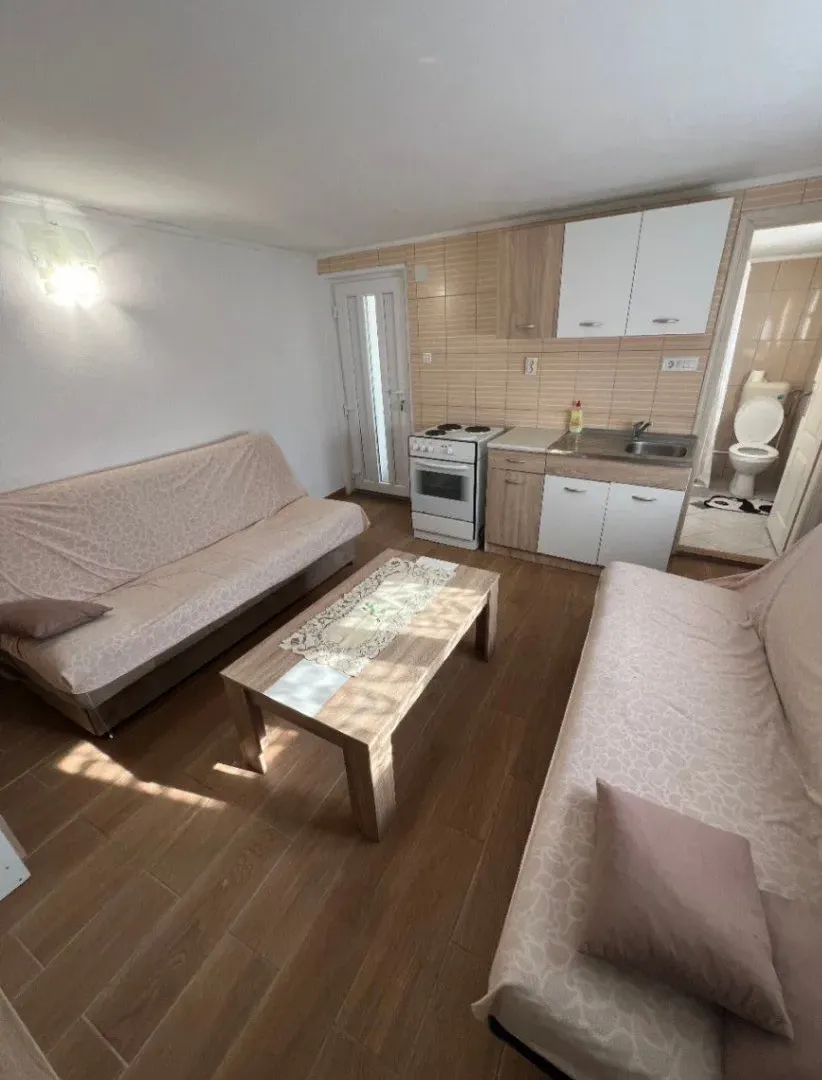 Izdavanje, stan, 20m², Šušanj, Bar