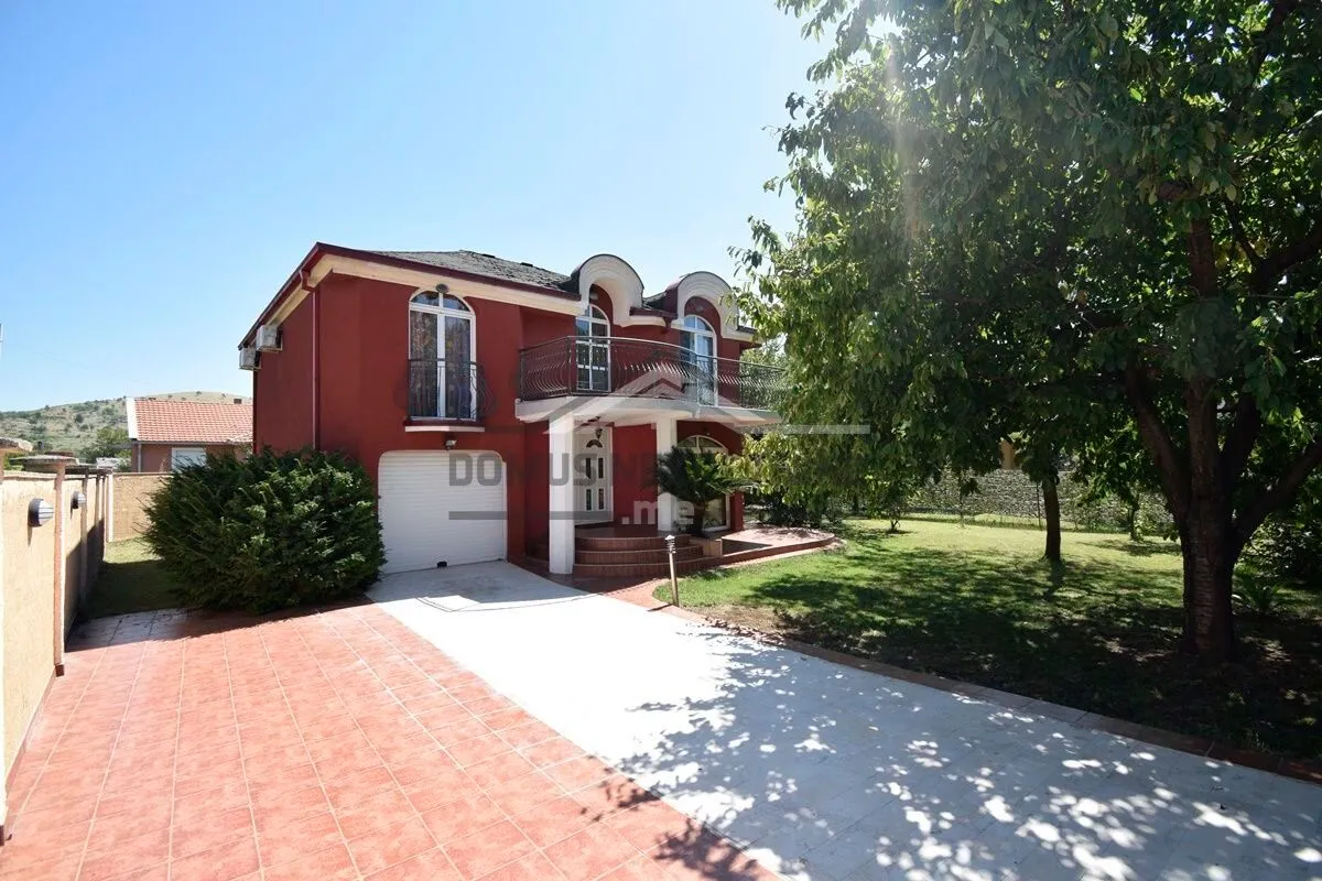 Izdavanje, kuća, 250m², Donja Gorica, Podgorica