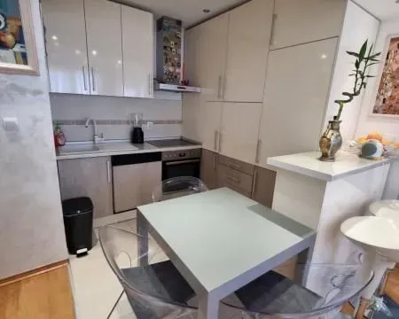 Izdavanje, četvorosoban stan, 100m², Centar, Novi Sad - image 4