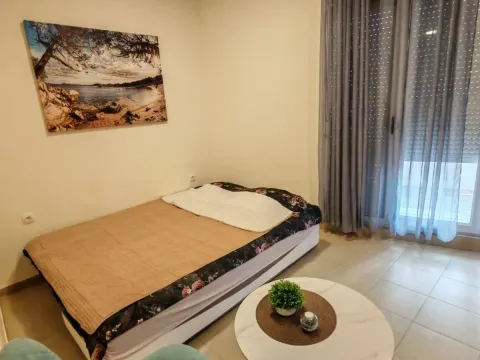 Rent, one bedroom apartment, 35m², Bečići, Budva - image 3