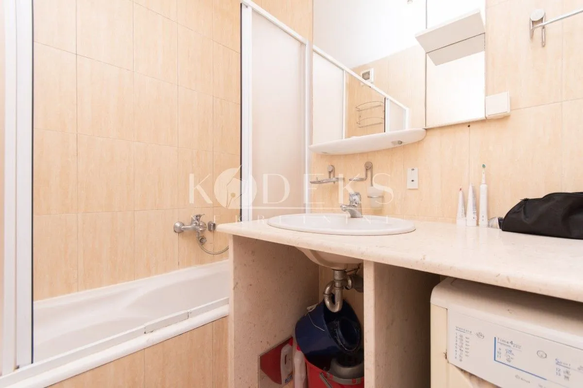 Izdavanje, dvosoban stan, 75m², Stara Varoš, Podgorica