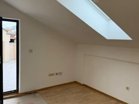 Sale, one bedroom apartment, 55m², Adok, Budva - image 9