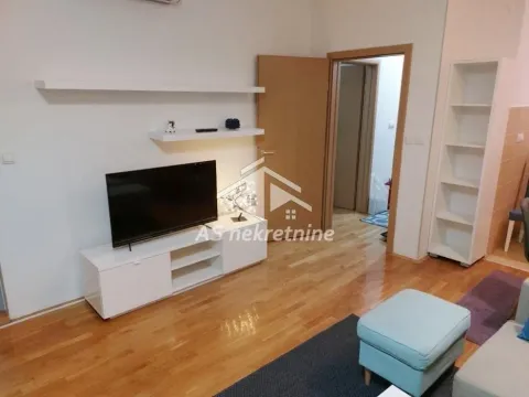 Izdavanje, dvosoban stan, 46m², Kalenić Pijaca, Vračar Sve Podlokacije - image 4