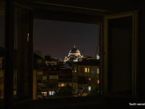 Izdavanje, garsonjera, 22m², Kalenić Pijaca, Vračar Sve Podlokacije - image 1