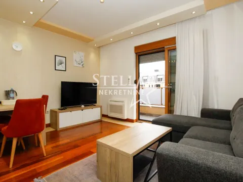 Izdavanje, stan, 64m², Centar, Podgorica - image 1