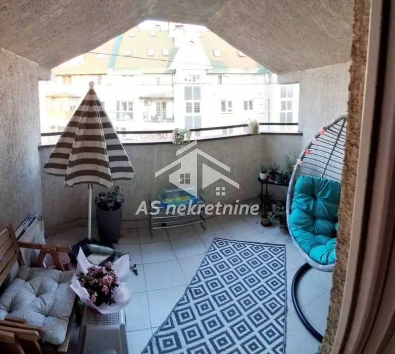 Izdavanje, četvorosoban stan, 108m², Savski Venac, Beograd