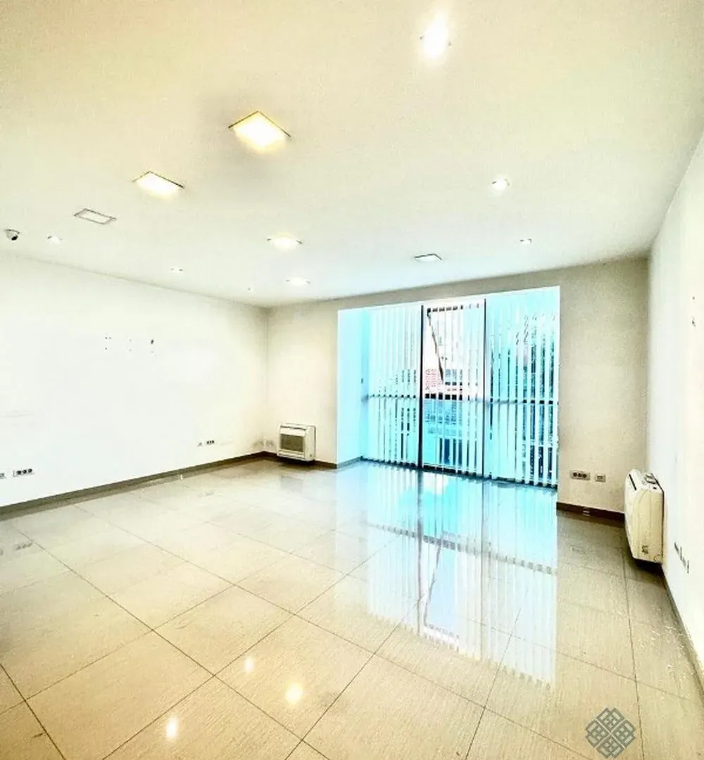 Izdavanje, poslovni prostor, 300m², Centar, Podgorica