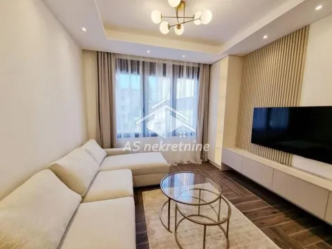 Stan in Južni Bulevar