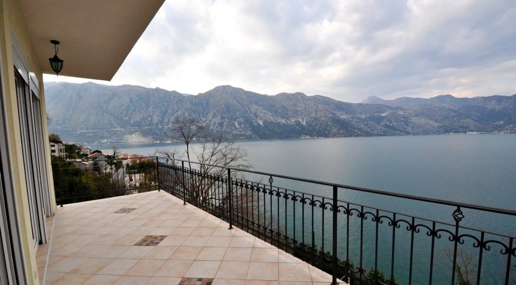 Sale, house, 424m², Kostanjica, Kotor