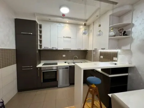 Izdavanje, jednosoban stan, 48m², City Kvart, Podgorica