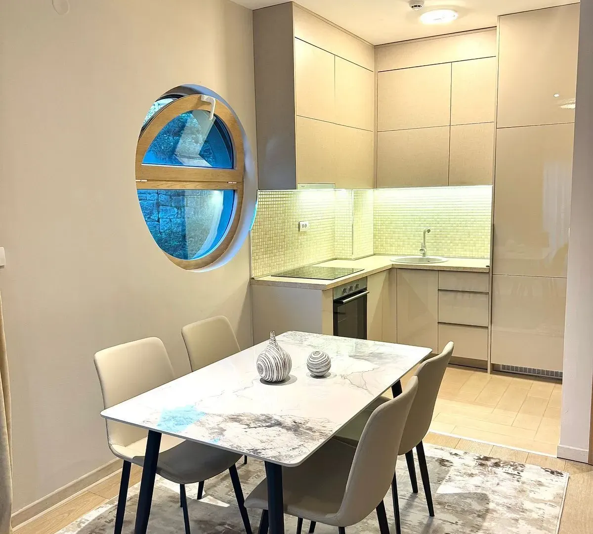 Izdavanje, jednosoban stan, 49m², Pržno, Budva