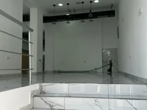 Izdavanje, poslovni prostor, 96m², Stari Aerodrom, Podgorica - image 2