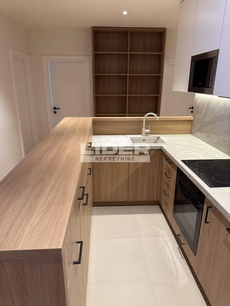 Rent, four bedroom apartment, 90m², Crveni Krst, Beograd