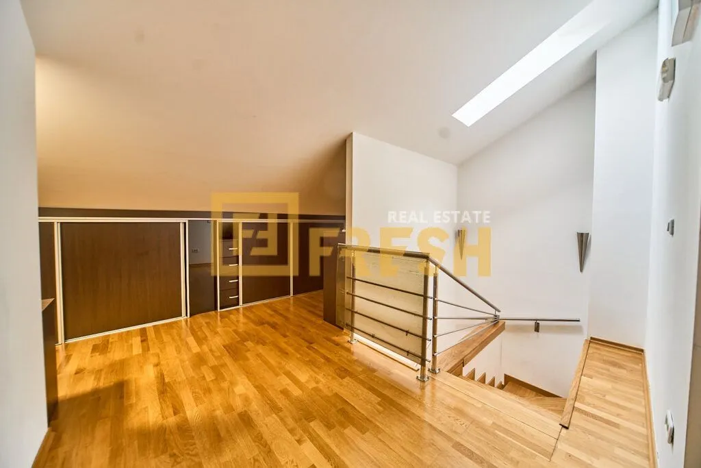 Prodaja, dvosoban stan, 122m², Tološi, Podgorica
