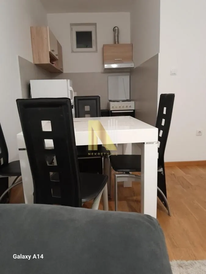 Izdavanje, jednosoban stan, 37m², Rotkvarija, Novi Sad Sve Podlokacije