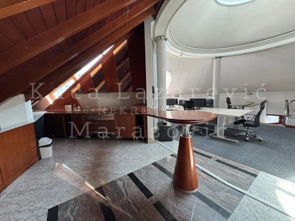 Izdavanje, kuća, 650m², Autokomanda, Voždovac Sve Podlokacije