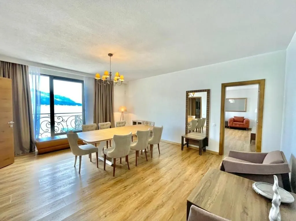 Prodaja, kuća, 420m², Krašići, Tivat