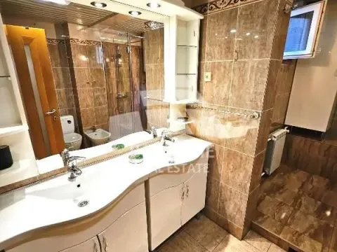 Izdavanje, trosoban stan, 80m², Kalemegdan, Beograd - image 8