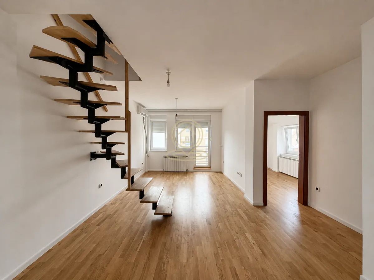 Izdavanje, trosoban stan, 80m², Centar, Novi Sad