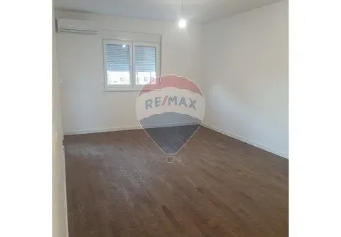 Izdavanje, jednosoban stan, 46m², Stari Aerodrom, Podgorica