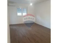Izdavanje, jednosoban stan, 46m², Stari Aerodrom, Podgorica - image 1