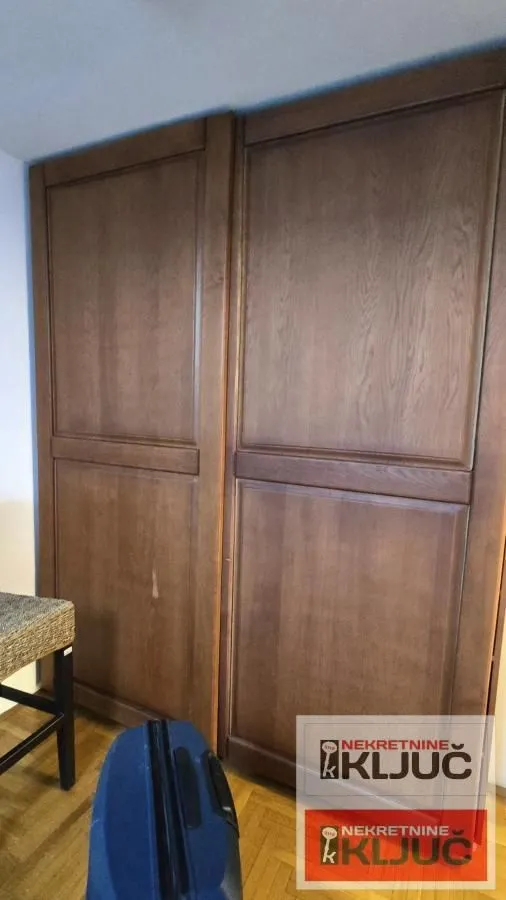 Izdavanje, dvosoban stan, 60m², Centar, Novi Sad