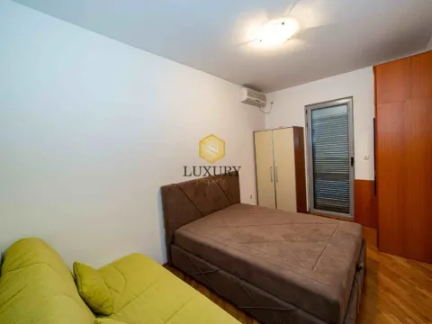 Izdavanje, jednosoban stan, 67m², Centar, Budva - image 8