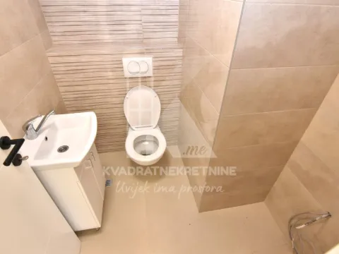 Rent, office space, 80m², Centar, Podgorica - image 11