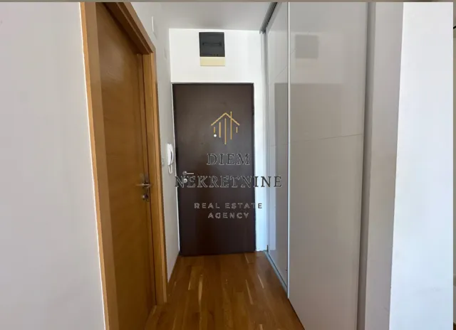 Izdavanje, garsonjera, 30m², City Kvart, Podgorica