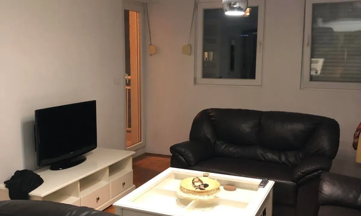 Izdavanje, jednosoban stan, 53m², City Kvart, Podgorica