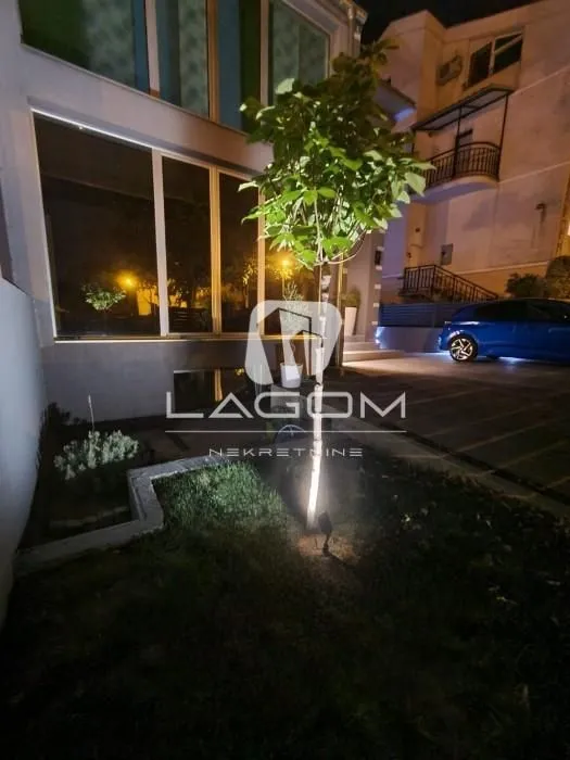 Sale, house, 343m², Banovo Brdo, Beograd