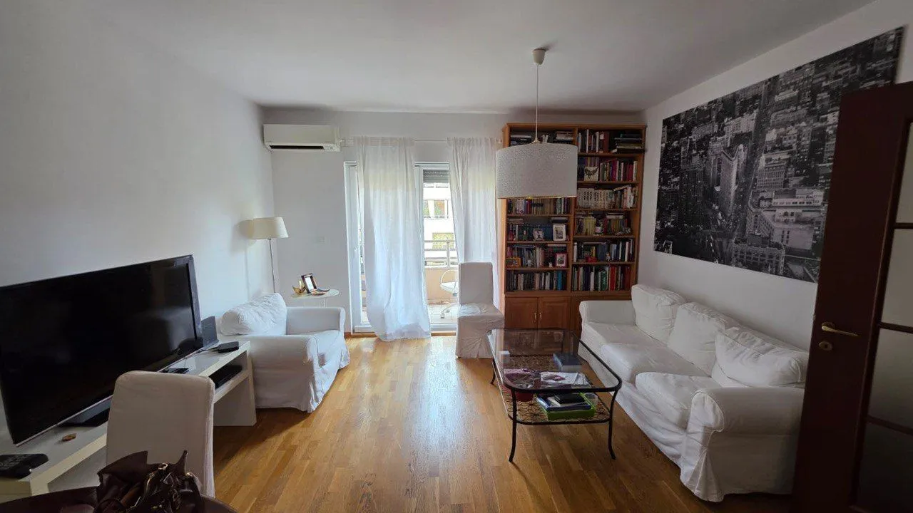 Izdavanje, dvosoban stan, 75m², City Kvart, Podgorica