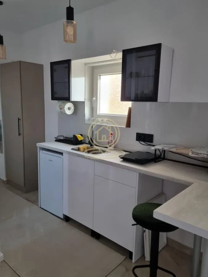 Izdavanje, jednosoban stan, 35m², Čukarica, Beograd