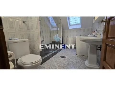 Izdavanje, trosoban stan, 97m², Slavija, Vračar Sve Podlokacije - image 9