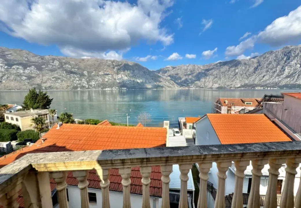 Sale, two bedroom apartment, 80m², Stoliv, Kotor
