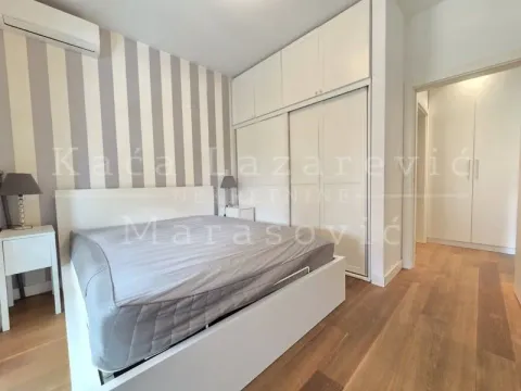 Rent, two bedroom apartment, 57m², Savski Venac, Beograd - image 8