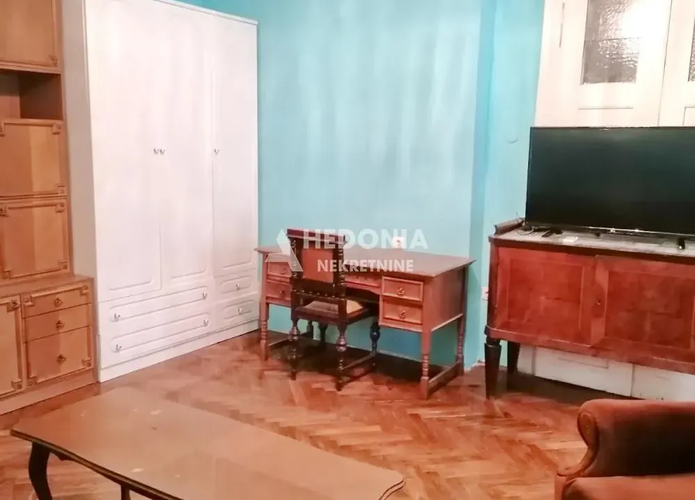 Izdavanje, trosoban stan, 80m², Cvetni Trg, Vračar Sve Podlokacije