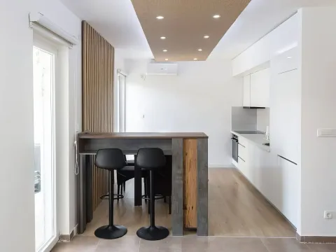 Rent, two bedroom apartment, 77m², Bečići, Budva - image 5