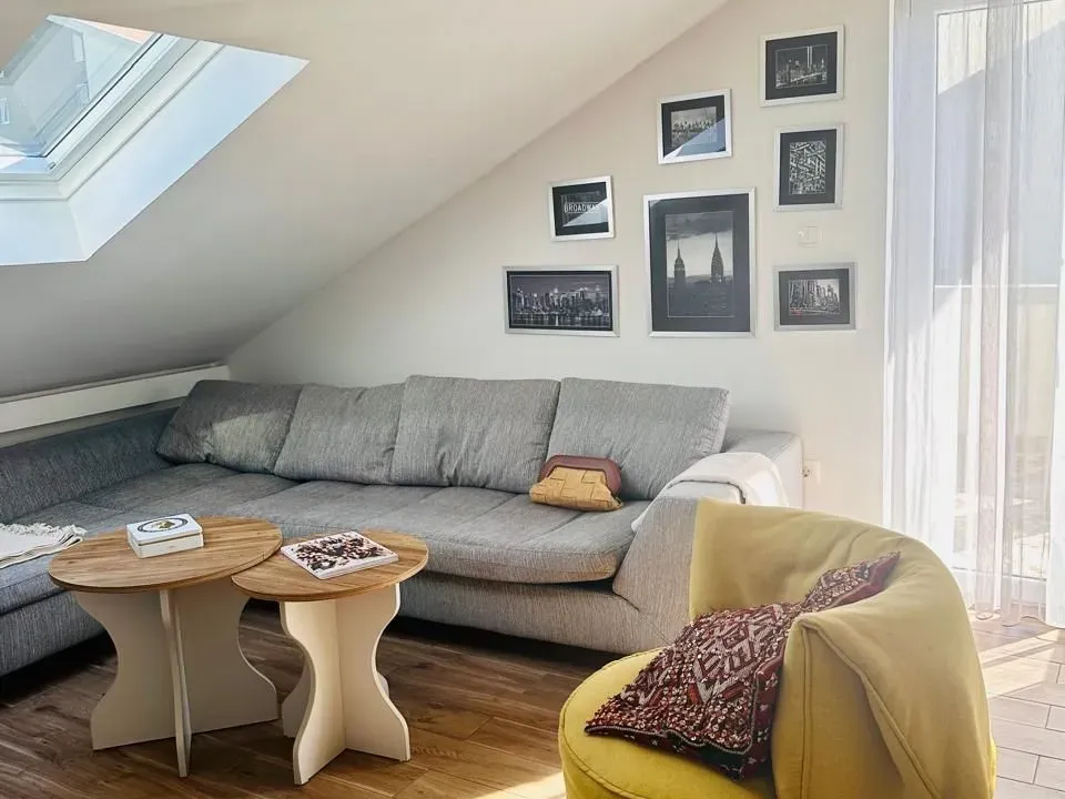 Rent, two bedroom apartment, 85m², Seljanovo, Tivat