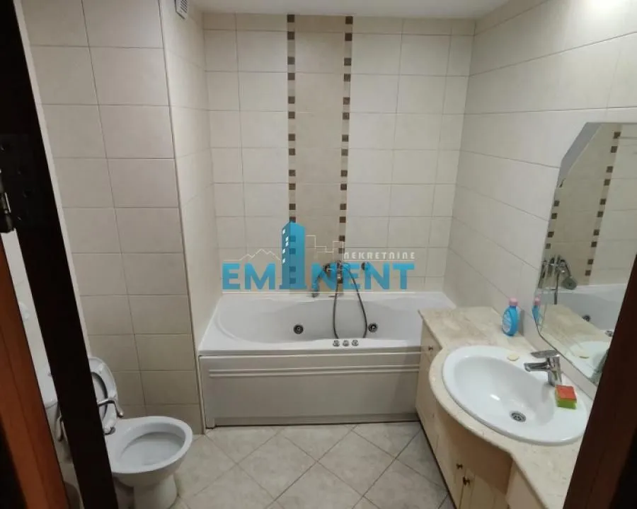 Rent, four bedroom apartment, 115m², Kalenić Pijaca, Vračar Sve Podlokacije