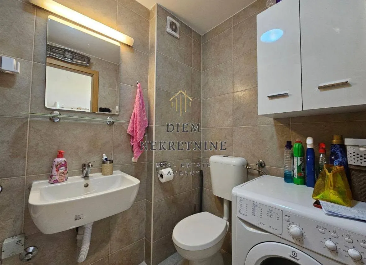 Izdavanje, jednosoban stan, 45m², Centar, Bar