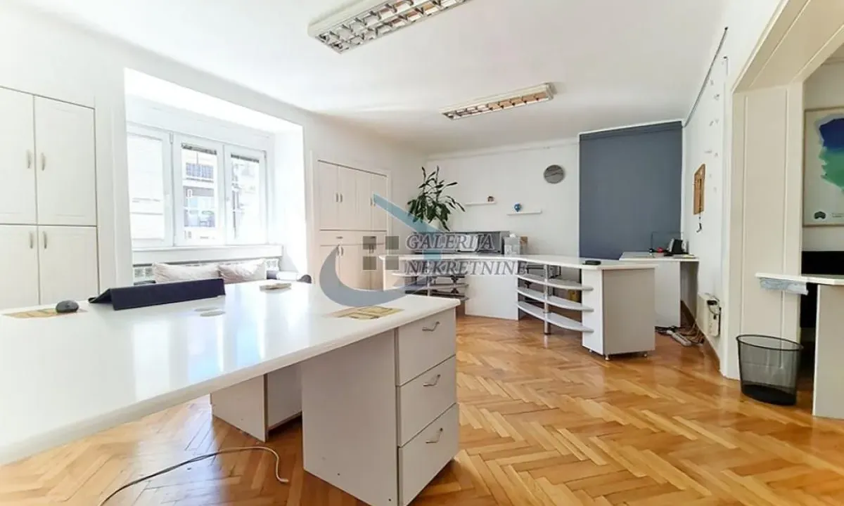 Prodaja, dvosoban stan, 68m², Stari Grad, Beograd