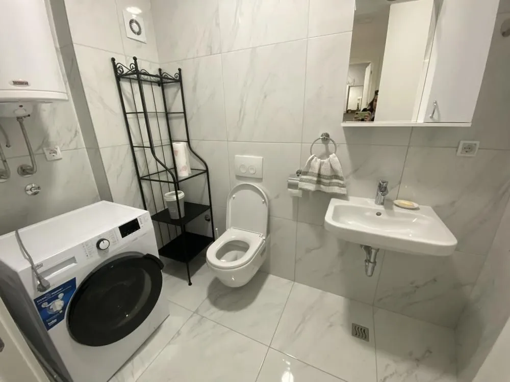 Rent, two bedroom apartment, 77m², Južni Bulevar, Vračar Sve Podlokacije