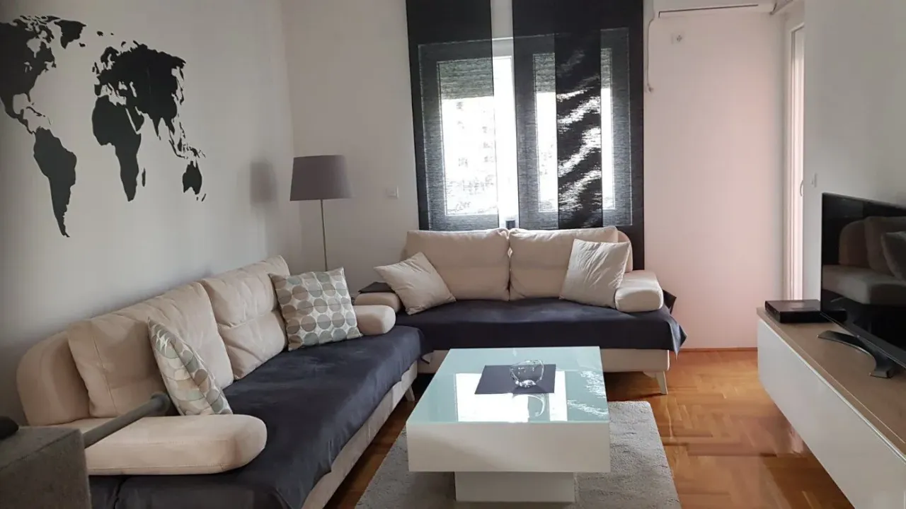 Izdavanje, jednosoban stan, 50m², Stari Aerodrom, Podgorica